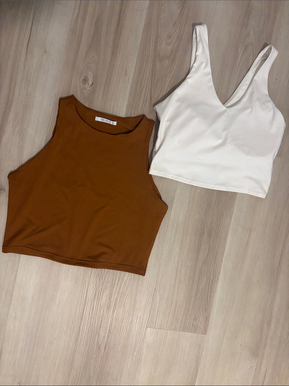 Cute cropped tank top bundle size L